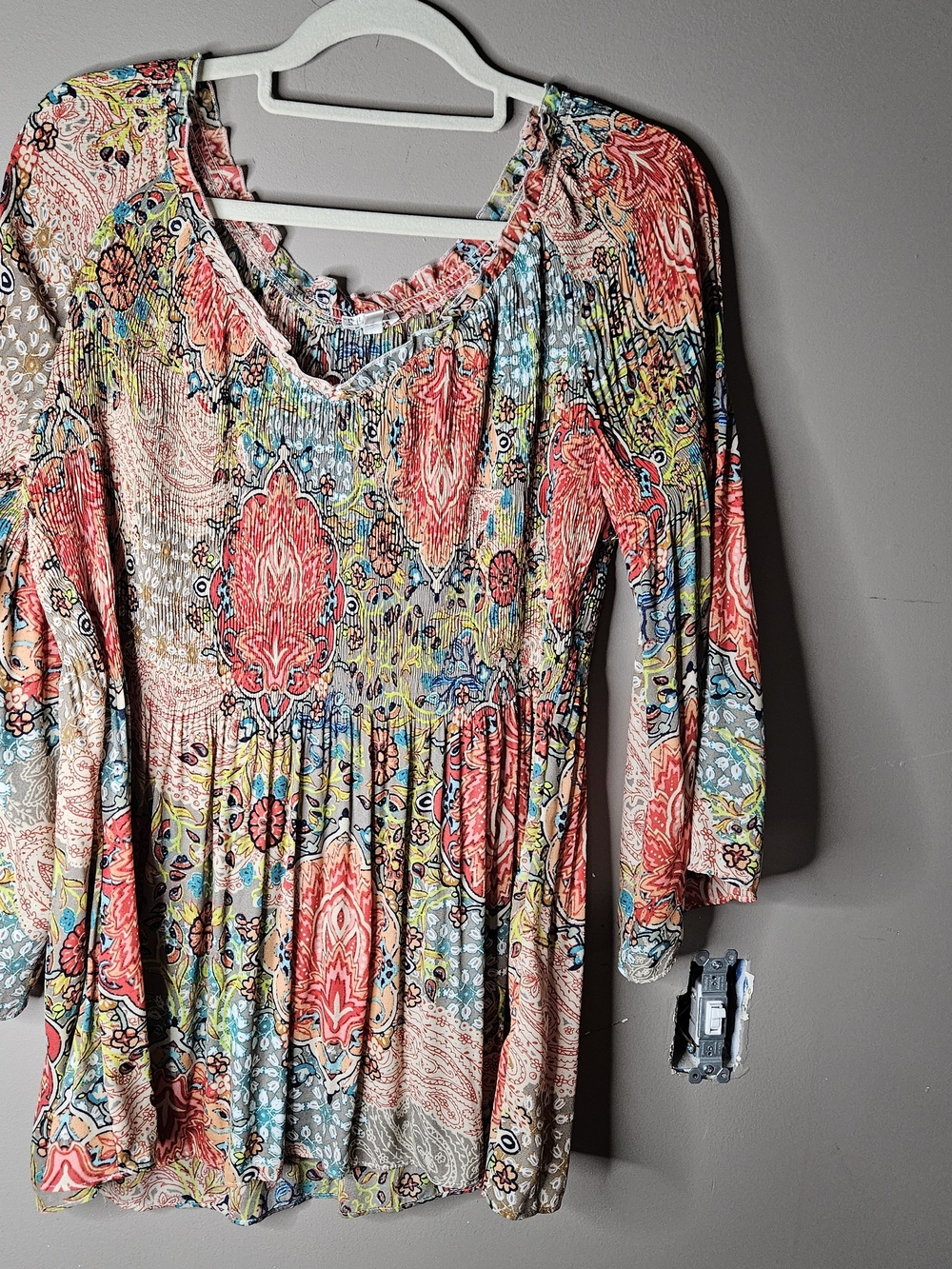 Spense Coral Multi Paisley Peasant Tunic Size L Ptp 20" Length 29"